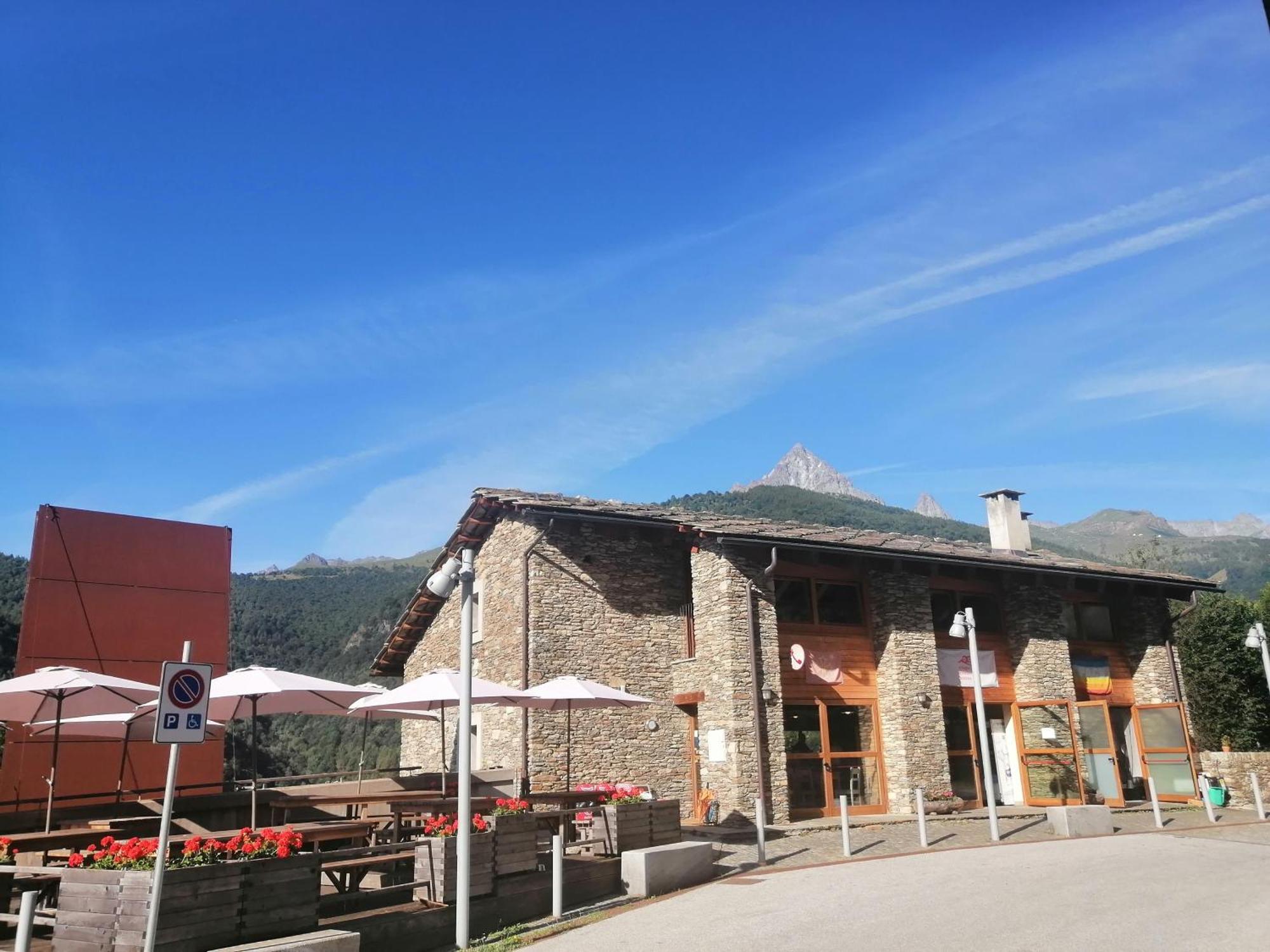 Rifugio Galaberna Hotel Ostana Exterior foto
